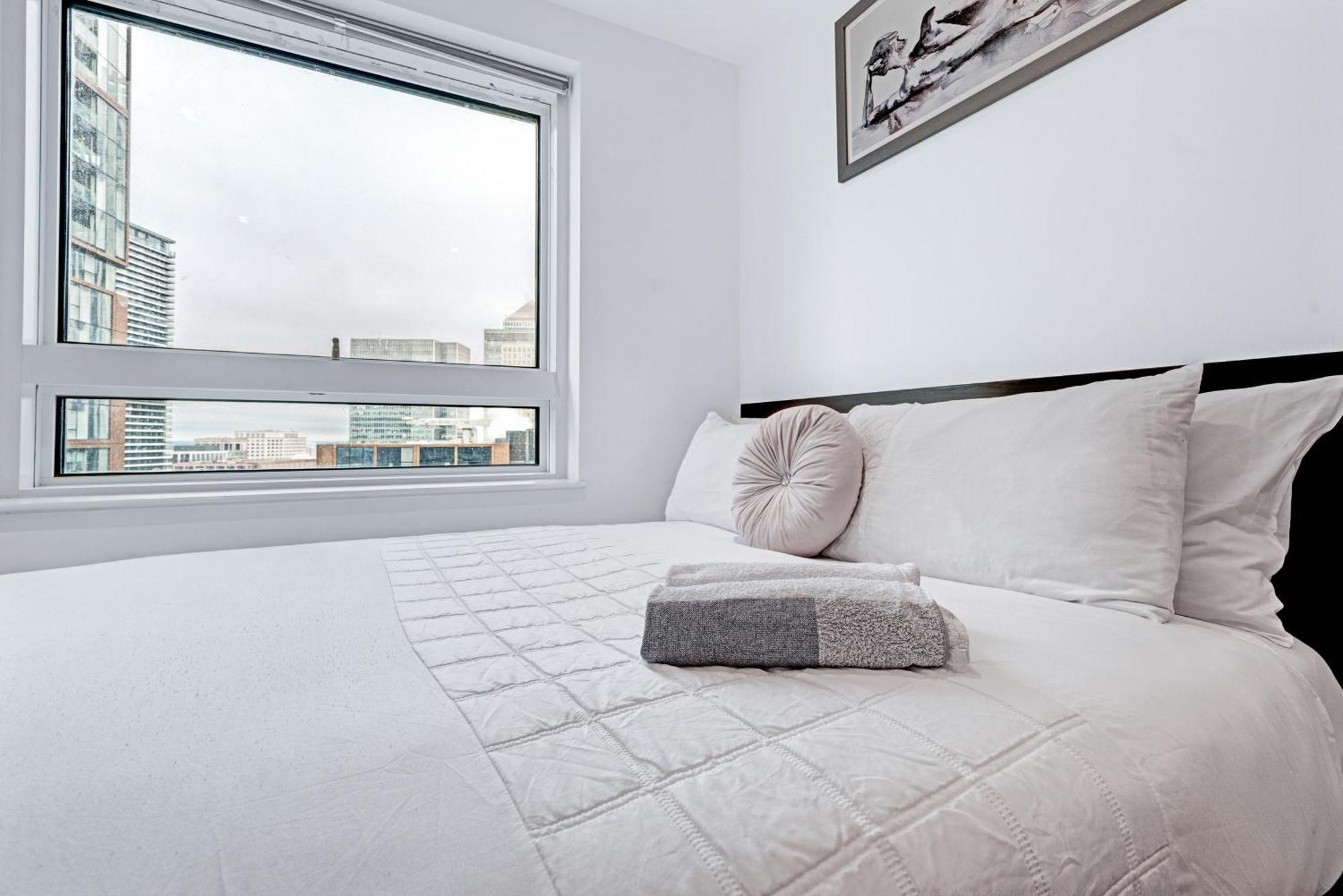 Modern Two Bed Serviced In Canary Wharf - Perfect For Long Stay, Business, Leisure And Relocations Appartement