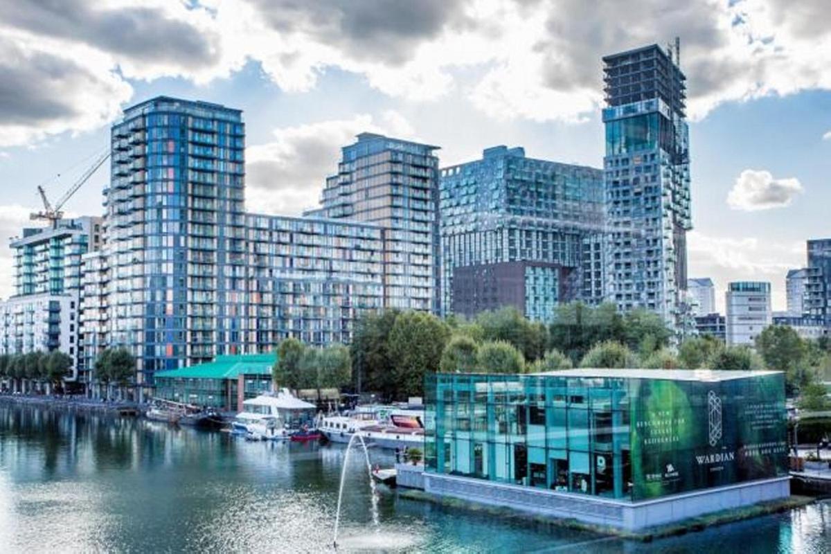 Appartement Modern Two Bed Serviced In Canary Wharf - Perfect For Long Stay, Business, Leisure And Relocations Londen